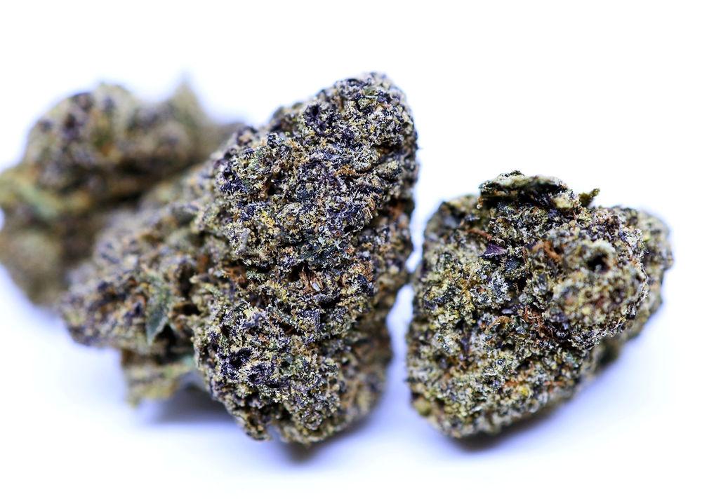 BLACK CHERRY RUNTZ - SATIVA/HYBRID - Authentic Buds DC - Blue Runtz Strain Indica Or Sativa
